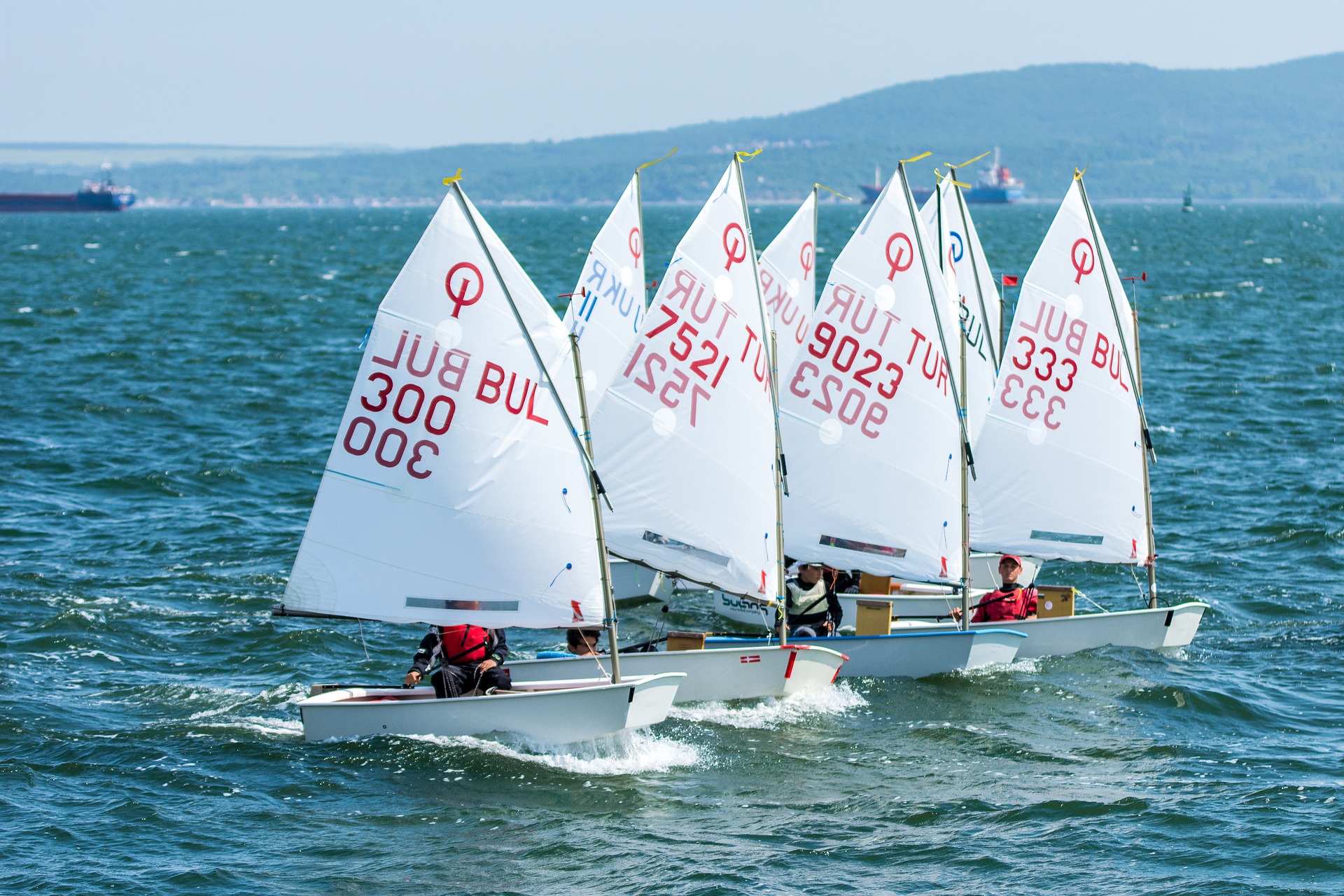 大人がハマるマリンレジャー「ヨット」の魅力とは!?