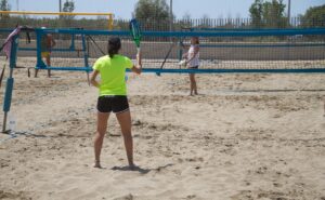 今から世界ランク入りも夢じゃない?!「ビーチテニス」について知ろう!